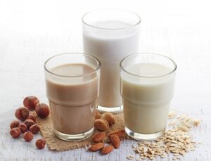 Lecheros se enfrentan a los productos de origen vegetal