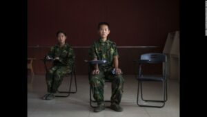 Joven chino muere en campamento militar para adictos a internet