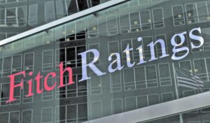 Rebajan nota crediticia de Chile por el “débil” y prolongado crecimiento económico