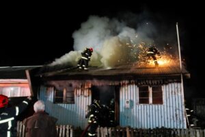 Cuerpo de mujer fallecida en incendio no ha sido retirado del Servicio Médico Legal
