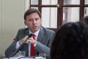 “Este gobierno termina en marzo y debe hacerse responsable hasta el último día”