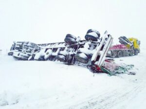 Nieve provocó estragos en la ruta que  une Punta Arenas con Puerto Natales