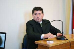 Condenan a ex alcalde de Timaukel por desvío  de fondos destinados a una biblioteca