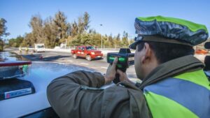 Proyecto que baja límite de velocidad urbana vería luz verde