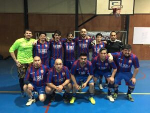Vieja Escuela sacó a relucir su experiencia y se quedó con la Copa Mega Store