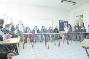 Jóvenes del Liceo Industrial participaron en charla y concierto de la banda “La Mórbida”