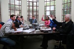 Concejo Municipal adjudica licitación  de la basura a empresa magallánica
