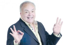 Disfrute de este 18 riéndose con los mejores chistes  de Álvaro Salas