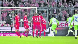 Salió Vidal y el Bayern no supo mantener su ventaja