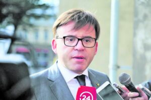 Claudio Radonich responde a  seremi de Educación por déficit financiero de la Cormupa: