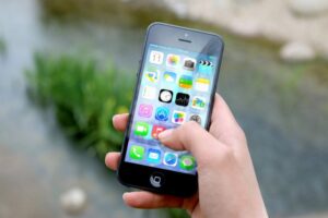 Cómo cargar el celular si no tienes electricidad