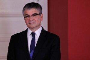 Presidente del BC advierte que actividad económica podría ser menor