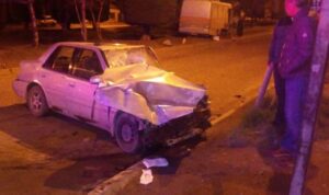 Dos lesionados graves dejó colisión entre micro y auto particular