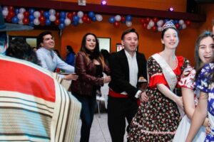 “Huaso Corcuera” y “Cara e’ Pato” animaron la noche del “18”