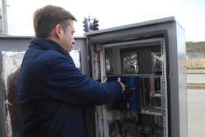 Alcalde Claudio Radonich inauguró ayer un nuevo semáforo  en la esquina de Martínez de Aldunate con Juan Martínez de Rosas