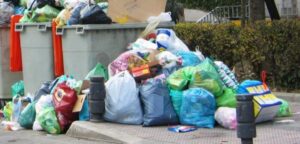 Los atrasos en la recolección crea problema con la basura