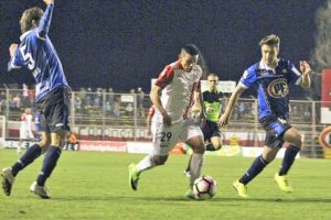 Huachipato puso un pie en la semifinal de Copa Chile
