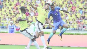 Colombia rescató un empate ante el líder Brasil