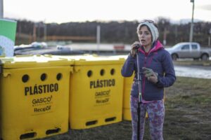 Dueña de empresa de reciclaje: “Nunca van a erradicar la basura de Punta Arenas si no se educa a la gente”