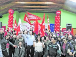 Con masivo acto, Nicolás Cogler lanzó su campaña en Natales