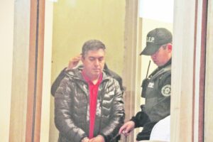 Turista intentó poner en  circulación dólares falsos
