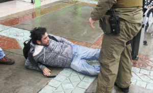Ladrón de mochila que fue detenido por su víctima recuperó la libertad