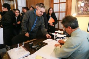 Profesores presentaron contrapropuesta y esperan respuesta hoy en concejo extraordinario