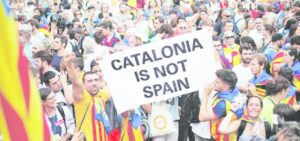 Gobierno español disolvió parlamento catalán