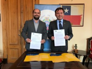 Municipio firma acuerdo con Patagonia Bureau