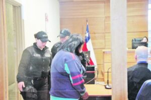 Detienen a mujer por apuñalar  a su conviviente dejándolo grave
