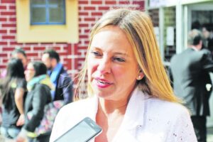 Doctora venezolana llega a Hospital de Porvenir