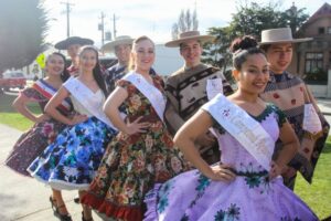 Jóvenes cuequeros de todo el país visitan Magallanes para el Nacional de Cueca Juvenil