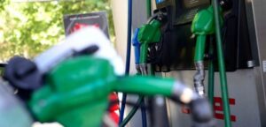 Acusan elevados precios de combustibles en zonas extremas de la región