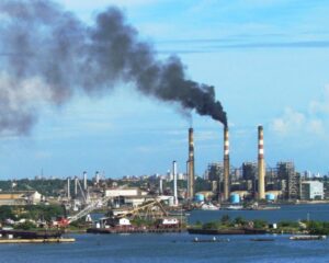 Experto en energías renovables critica propuesta de instalar termoeléctrica