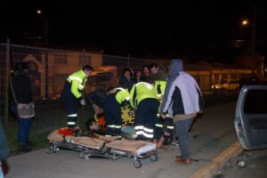Conductor ebrio provocó colisión y luego atropelló a peatón dejándolo grave