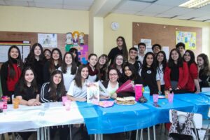Estudiantes magallánicos adelantaron  celebración del Día del Profesor