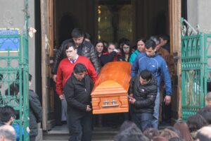 Lágrimas, banderas y una gran asistencia en el último adiós de Matías Contreras