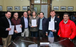 Municipalidad y Colegio de Profesores firman acuerdo para pago de sueldos y cotizaciones