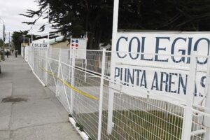 Colegio Punta Arenas realiza cadena de oración por alumna que sufrió aneurisma