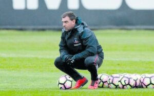 Raúl Ormeño a muerte  con Guede: “Debe seguir  gane o pierda el campeonato”