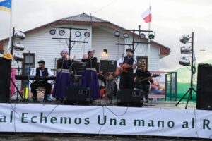 A participar en el festival barrial “Echemos una mano al río”