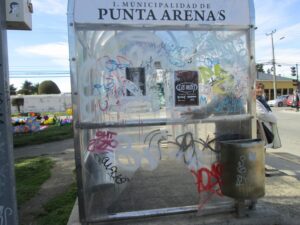 Paraderos: ¿urinarios o refugios?