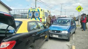 De película: taxista originó una persecución policial que ocasionó dos choques
