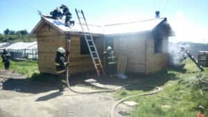 Incendio dejó sin hogar a madre  y sus tres pequeños hijos