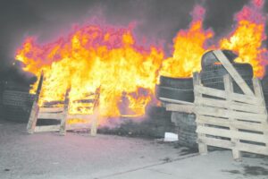 Manifestantes se tomaron la Ruta 9  y exigieron la salida del gobernador
