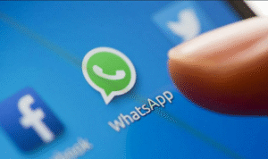 WhatsApp ya permite enviar audios sin mantener pulsado el micrófono