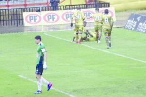 Gaviota para Gamboa: penal dudoso dejó en la lucha a Everton