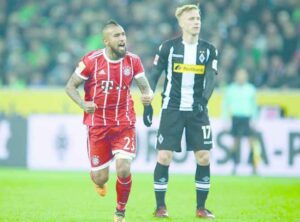 Gol de Arturo Vidal no le alcanzó al Bayern Múnich
