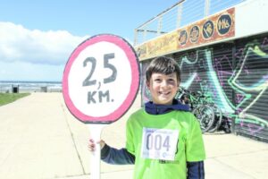 El viento y el frío no fueron impedimento en  la corrida aniversario del Colegio Británico