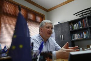 Kusanovic pide investigar presuntas irregularidades en proyecto de electrificación rural